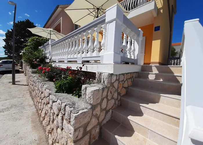 Pavelic Apartman Povile